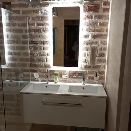 Apartman Nove Podkrovie Umelca Nagyszombat