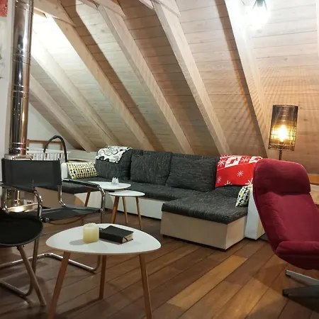 Apartman Nove Podkrovie Umelca Nagyszombat