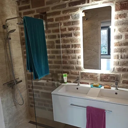 Apartment Nove Podkrovie Umelca Trnava